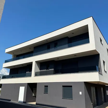 Harmony Hills Апартаменти Пула